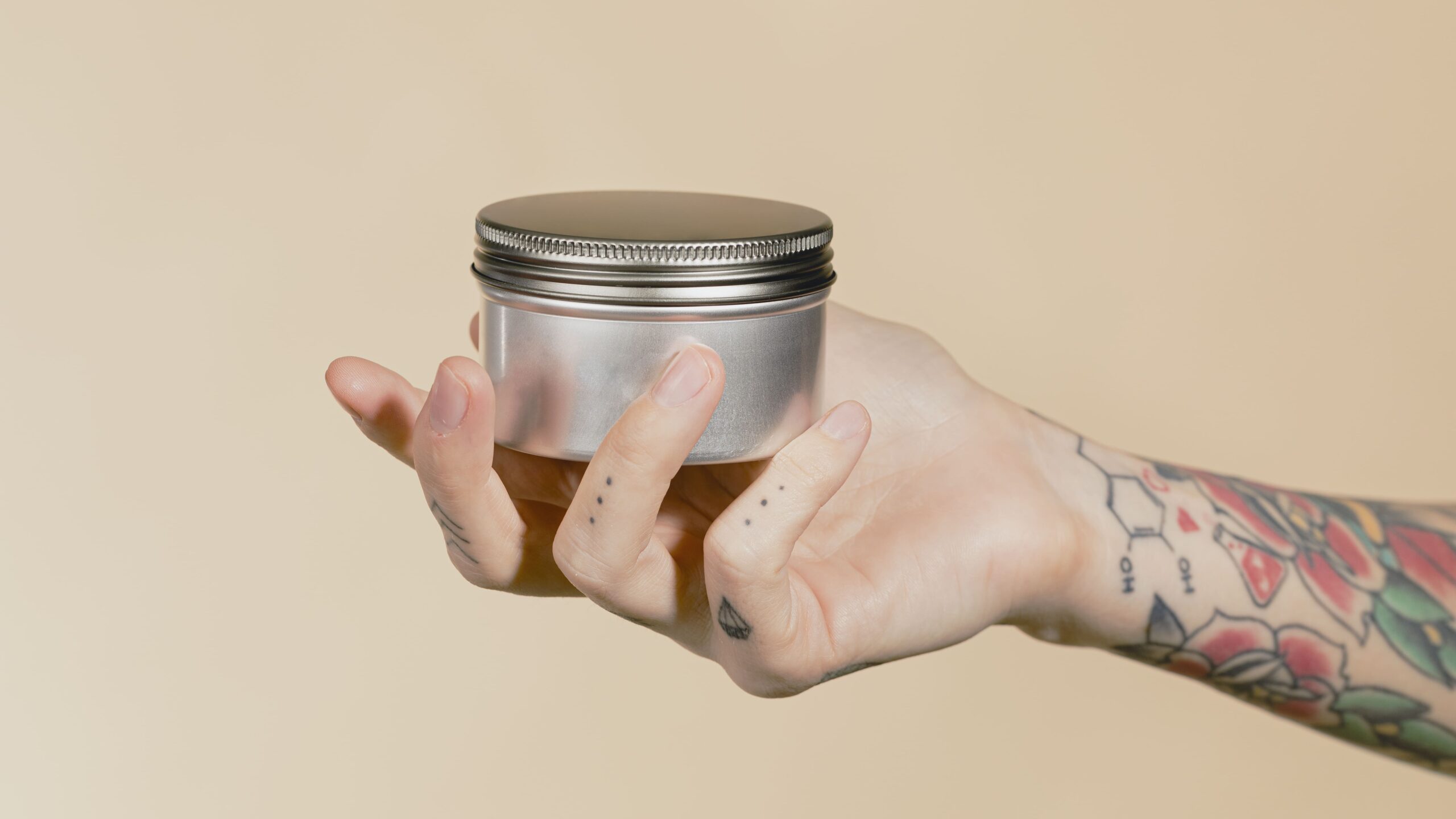 Quelle crème faut-il après le détatouage ? - Quelle crème faut-il après le détatouage ? - Phoenix Esthetic